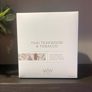 VOY Thai Teakwood & Tobacco Candle